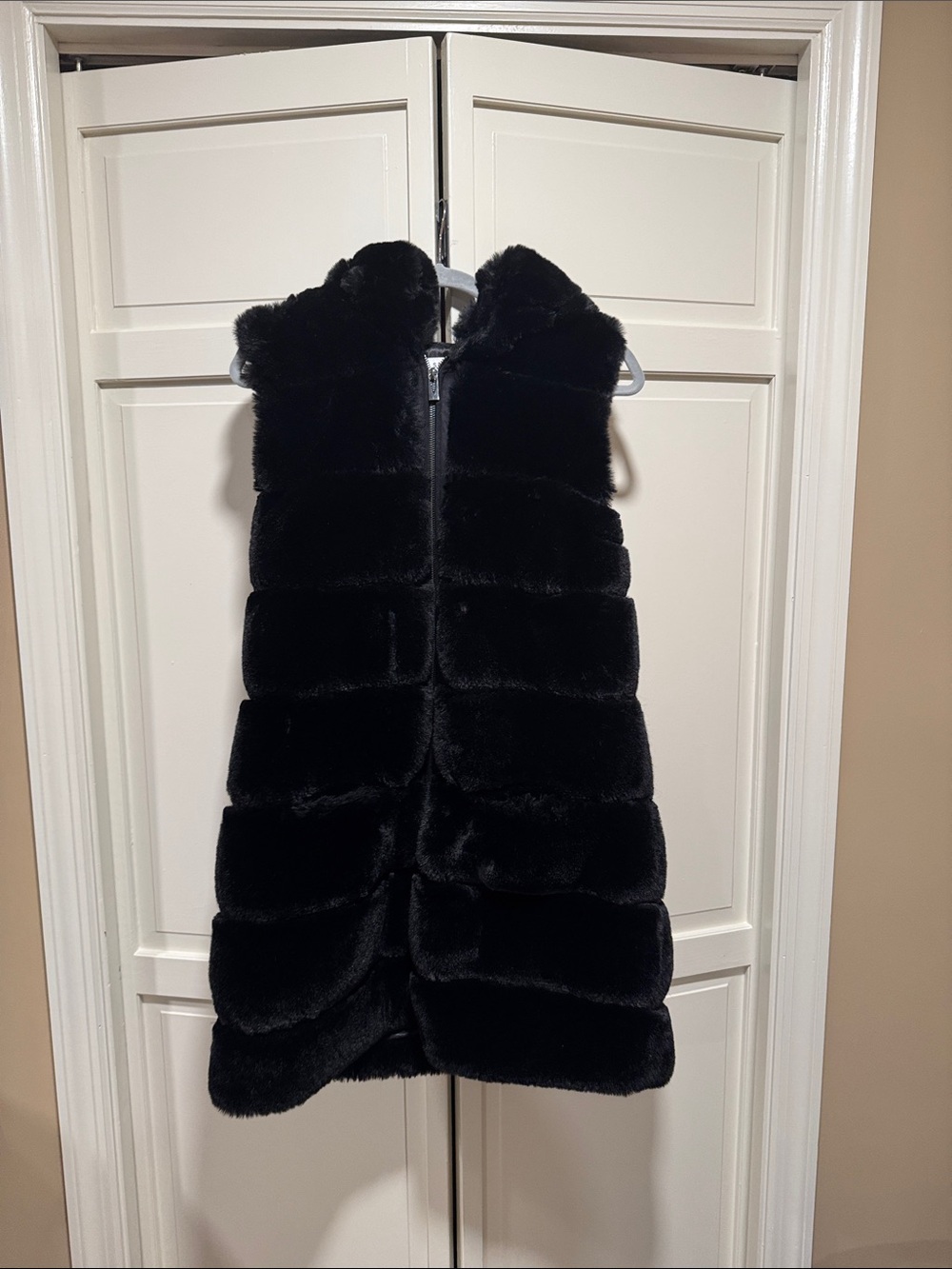 Via Spiga Black Faux Fur Quilted Sleeveless Vest